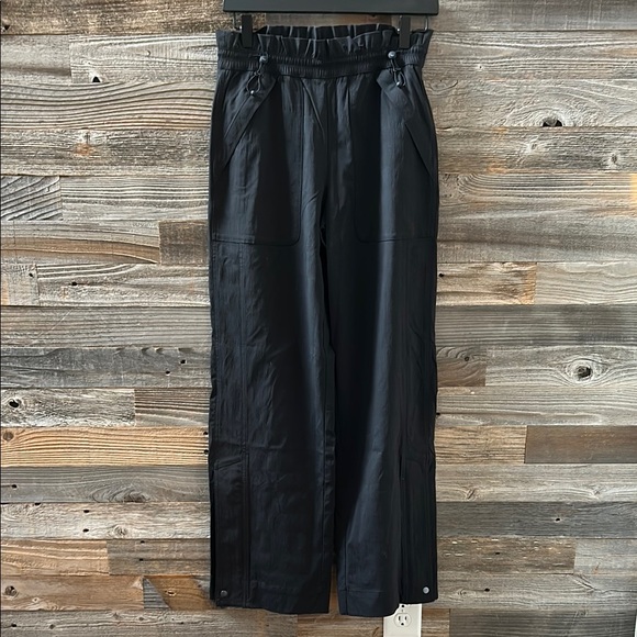NWOT Athleta Trekkie High Rise Parachute Pant Size 2 - Picture 3 of 10